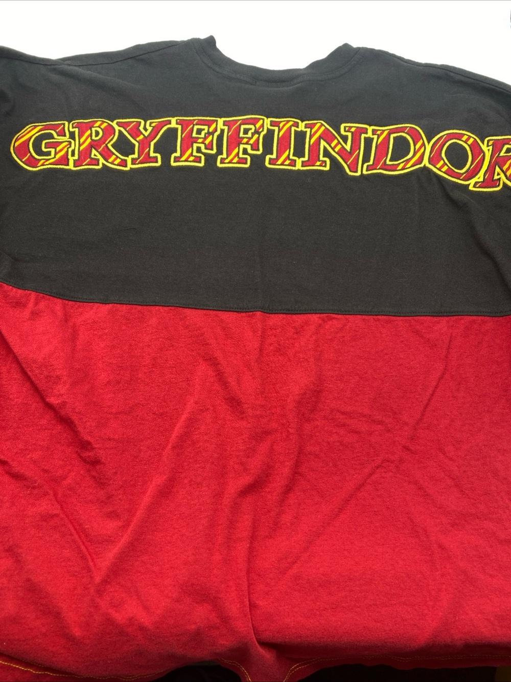 Harry Potter Spirit Jersey Universal Studios Gryffindor Pullover Medium Red Blac - Picture 7 of 7